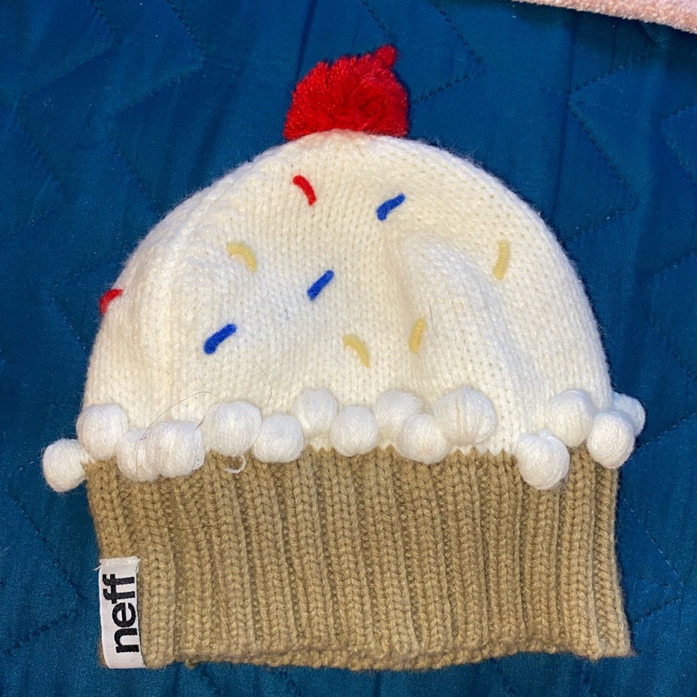 COPY - Neff cupcake beanie 🧁
